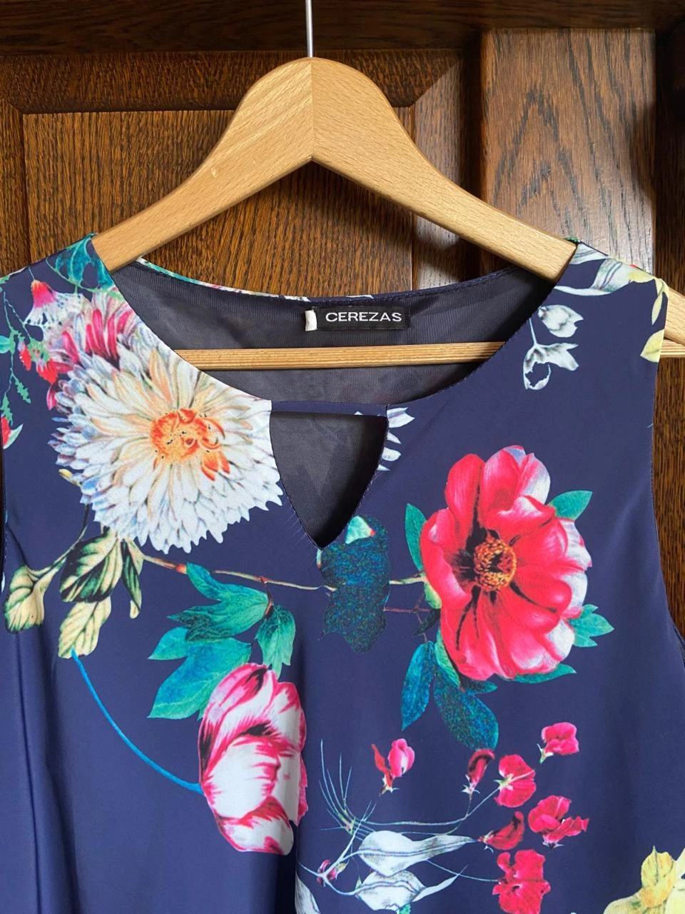 Blusa vaporosa, estampado floral, doble, con forro. Cerezas. Talla L – photo 7